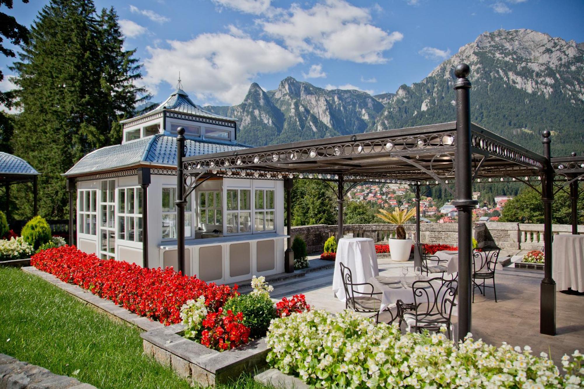 Castelul Cantacuzino Busteni Exterior photo